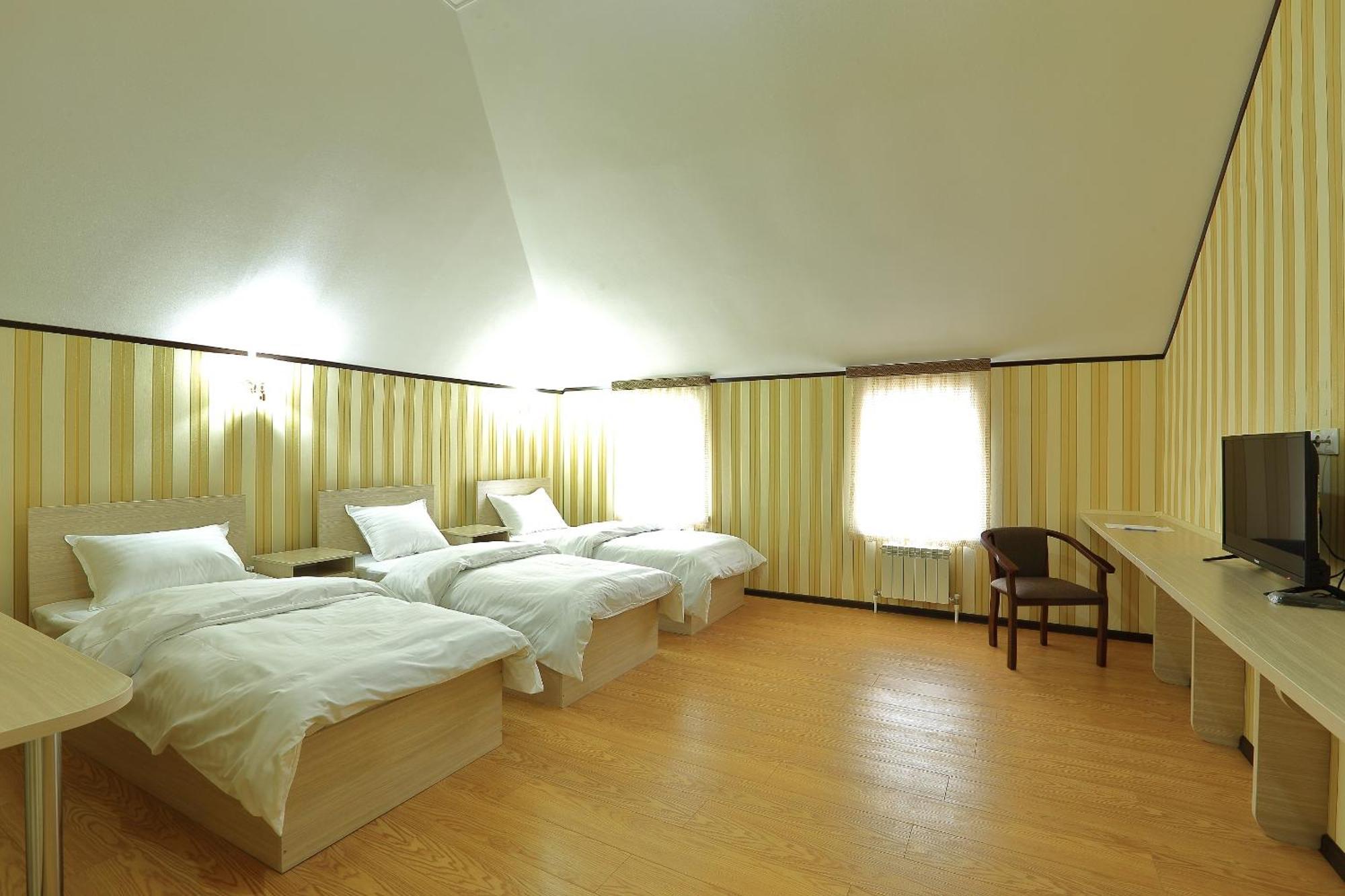 Hotel Seven Seasons Tashkent Exterior photo