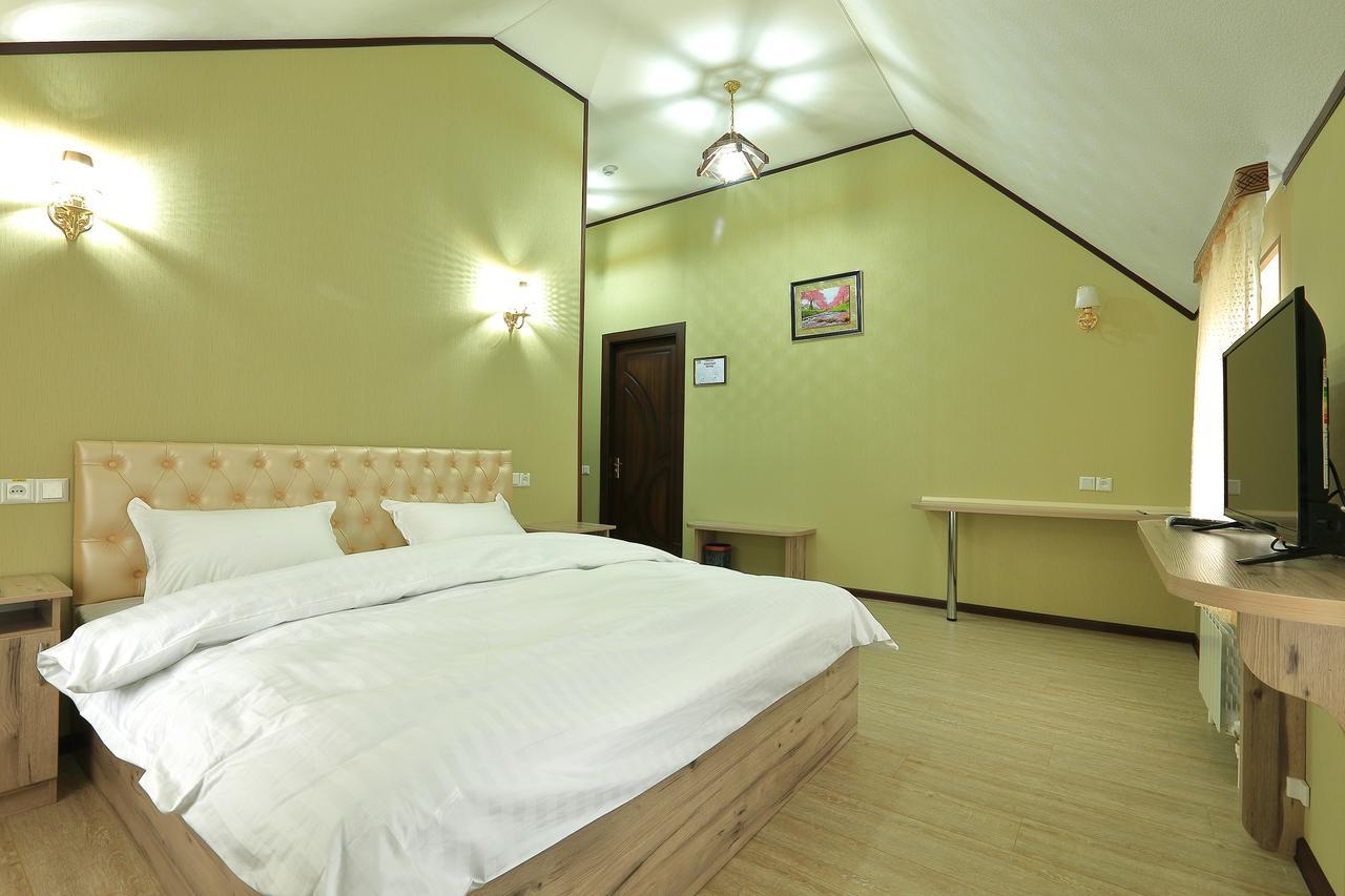 Hotel Seven Seasons Tashkent Exterior photo